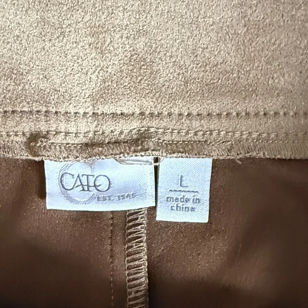 Cato faux suede Tan Button-Down Mini Skirt- worn once-‎ excellent shape